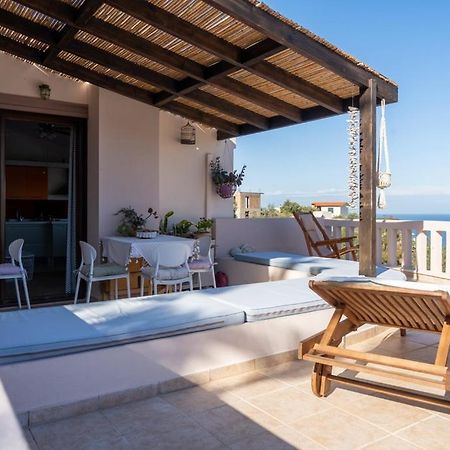Modern Villas With Gardens And Stunning Views リガリア エクステリア 写真