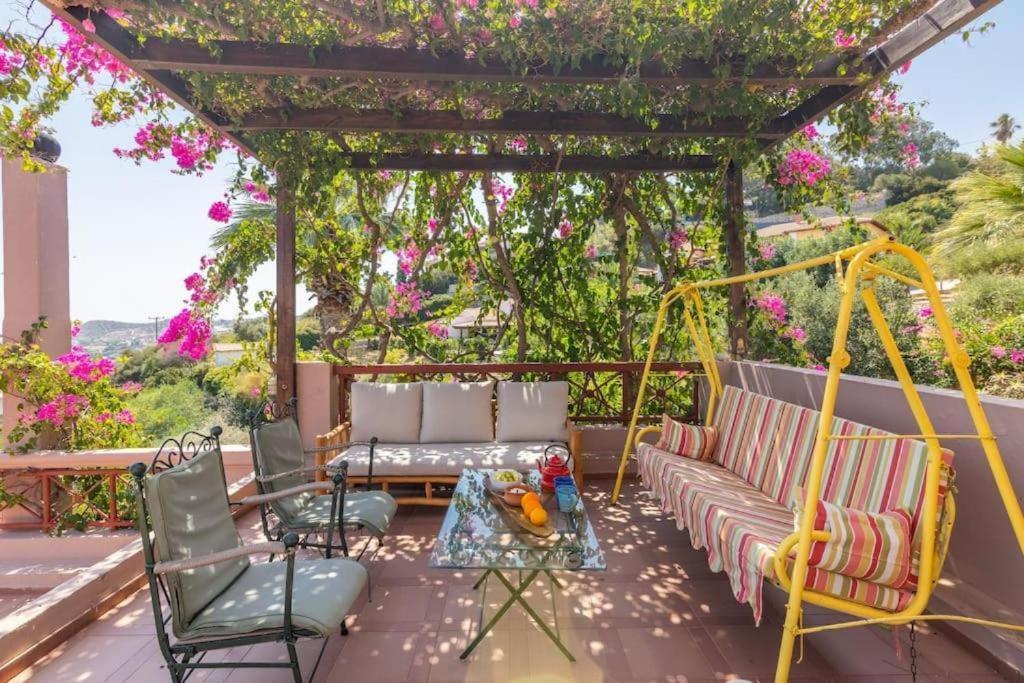 Modern Villas With Gardens And Stunning Views リガリア エクステリア 写真