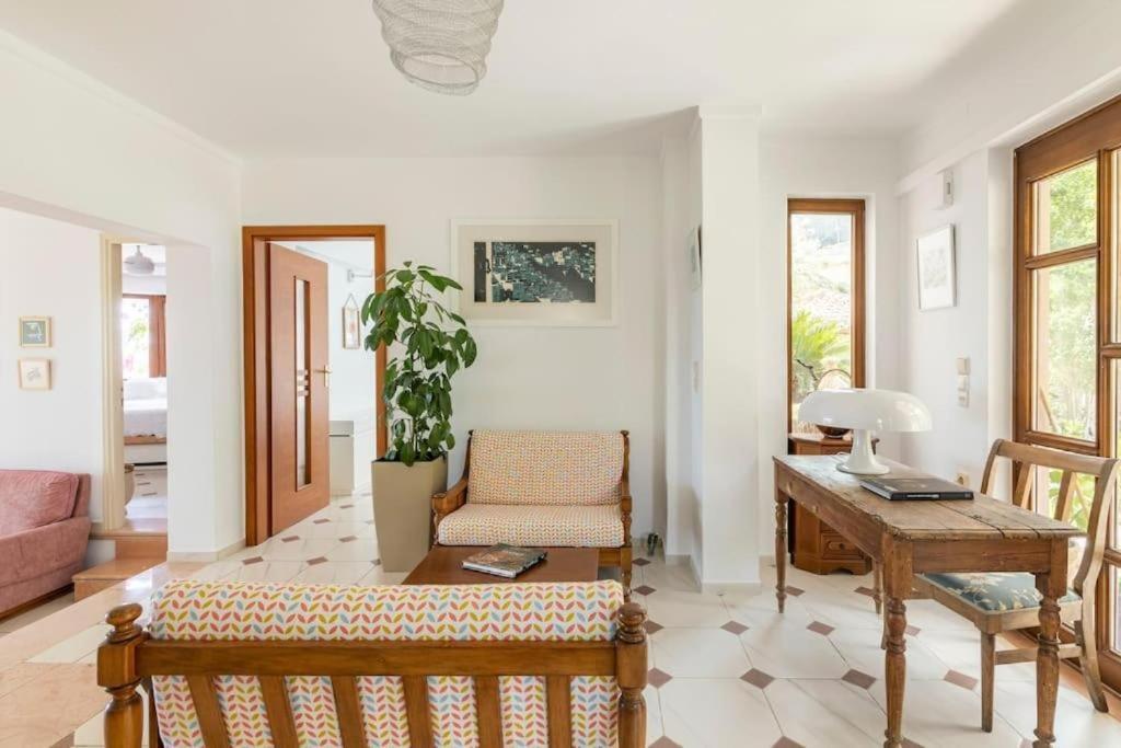 Modern Villas With Gardens And Stunning Views リガリア エクステリア 写真