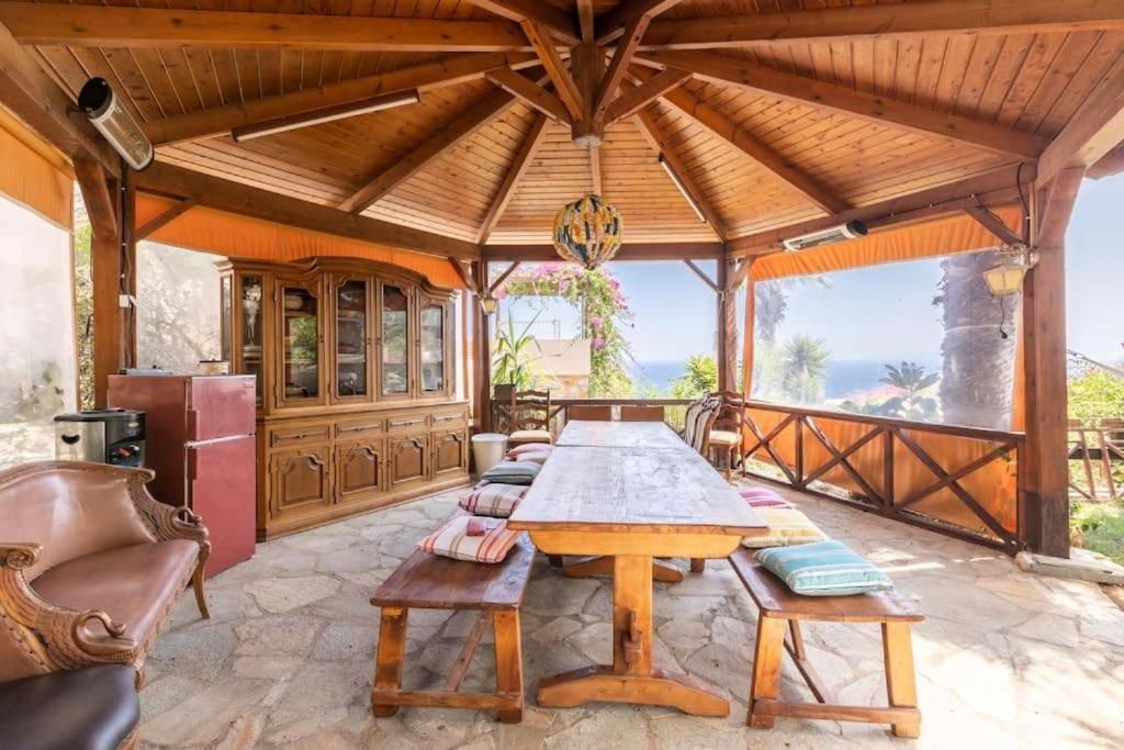 Modern Villas With Gardens And Stunning Views リガリア エクステリア 写真