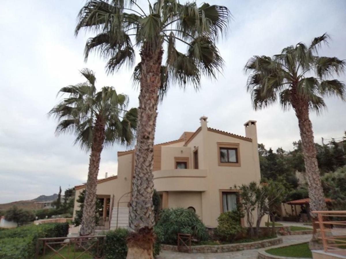 Modern Villas With Gardens And Stunning Views リガリア エクステリア 写真